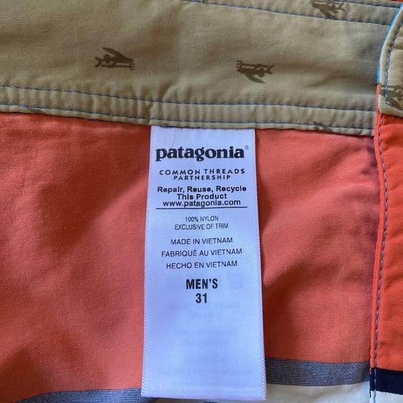 NWT Men’s Patagonia Wavefarer Board Shorts - Picture 9 of 9